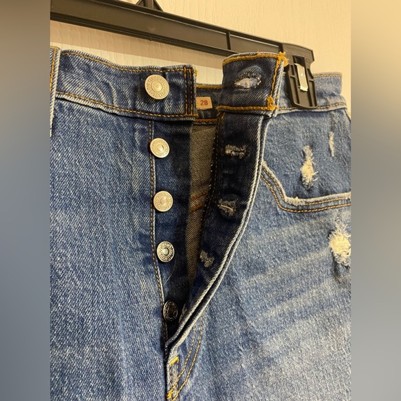 Levi’s Ribcage High Rise Cut Off Button-fly Denim Jean Shorts Size 28 - Picture 11 of 16